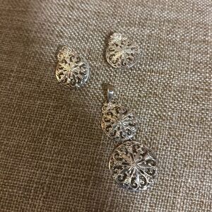 Sterling Silver 925 Southern Gates Earrings and Pendent Set